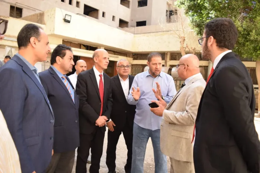 رئيس جامعة بني سويف يقرر نقل الطلاب المصابين في حادث الأتوبيس للمستشفى الجامعي لإجراء العمليات اللازمة