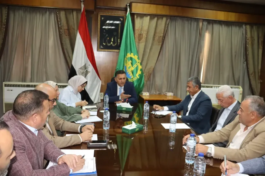 محافظ القليوبية يفتح ملف القمامة بشبرا والخصوص.. ومقترح جديد لنقاط التجميع