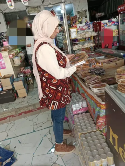 ضبط قرابة طنين من الدقيق الحر و220 علبة سجائر مجهولة المصدر في الإسماعيلية