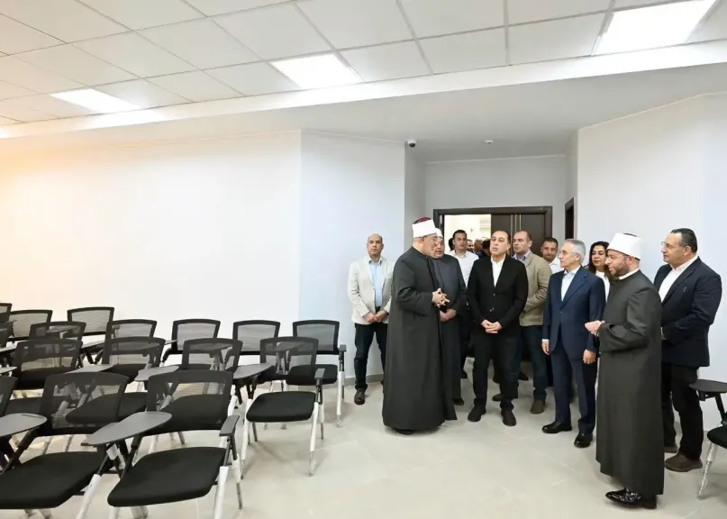 مدبولي يفتتح فرع دار الإفتاء بالسويس.. والمفتي: الفتوى الرشيدة تؤدي دورًا محوريًا في بناء الوعي