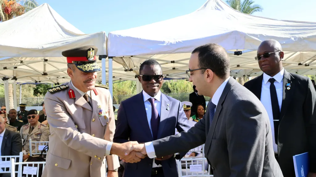 نائب محافظ الإسماعيلية يشهد تأبين ضحايا القوة الكونغولية البلجيكية