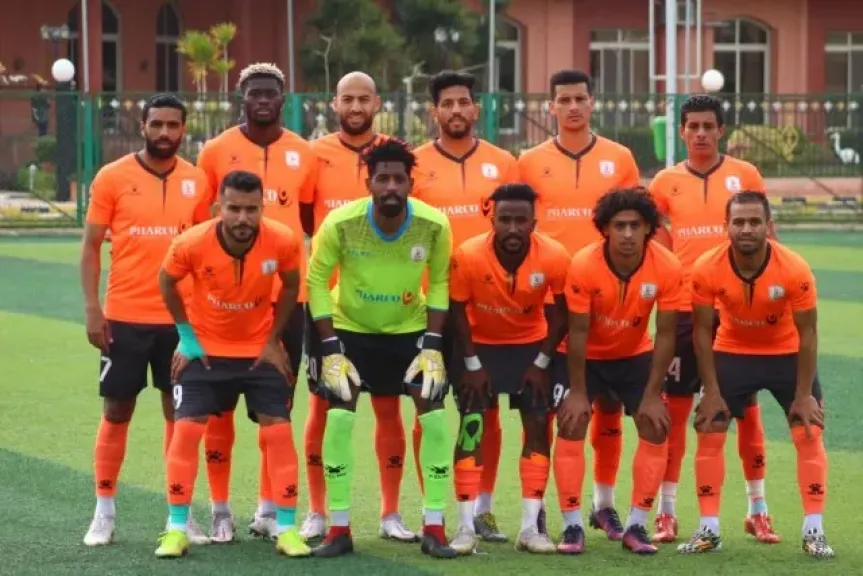 خناقة داخل غرفة ملابس فاركو.. المدير الرياضي يكشف كواليس مشادة عنيفة بين اللاعبين والجهاز الفني