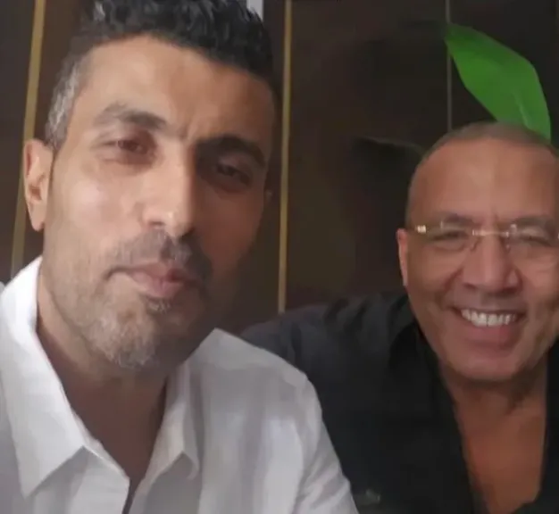 خالد صلاح يشارك في تطوير «تمكين».. ومحمد سامي يفاجئه بالتصوير خلال جلسة عمل
