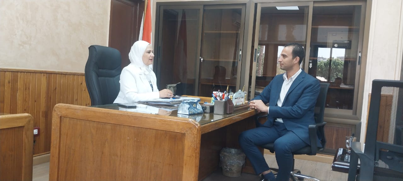 الدكتورة هالة أبو يوسف خلال حوارها مع أحمد سعيد مسؤول ملف الزراعة بالنهار 