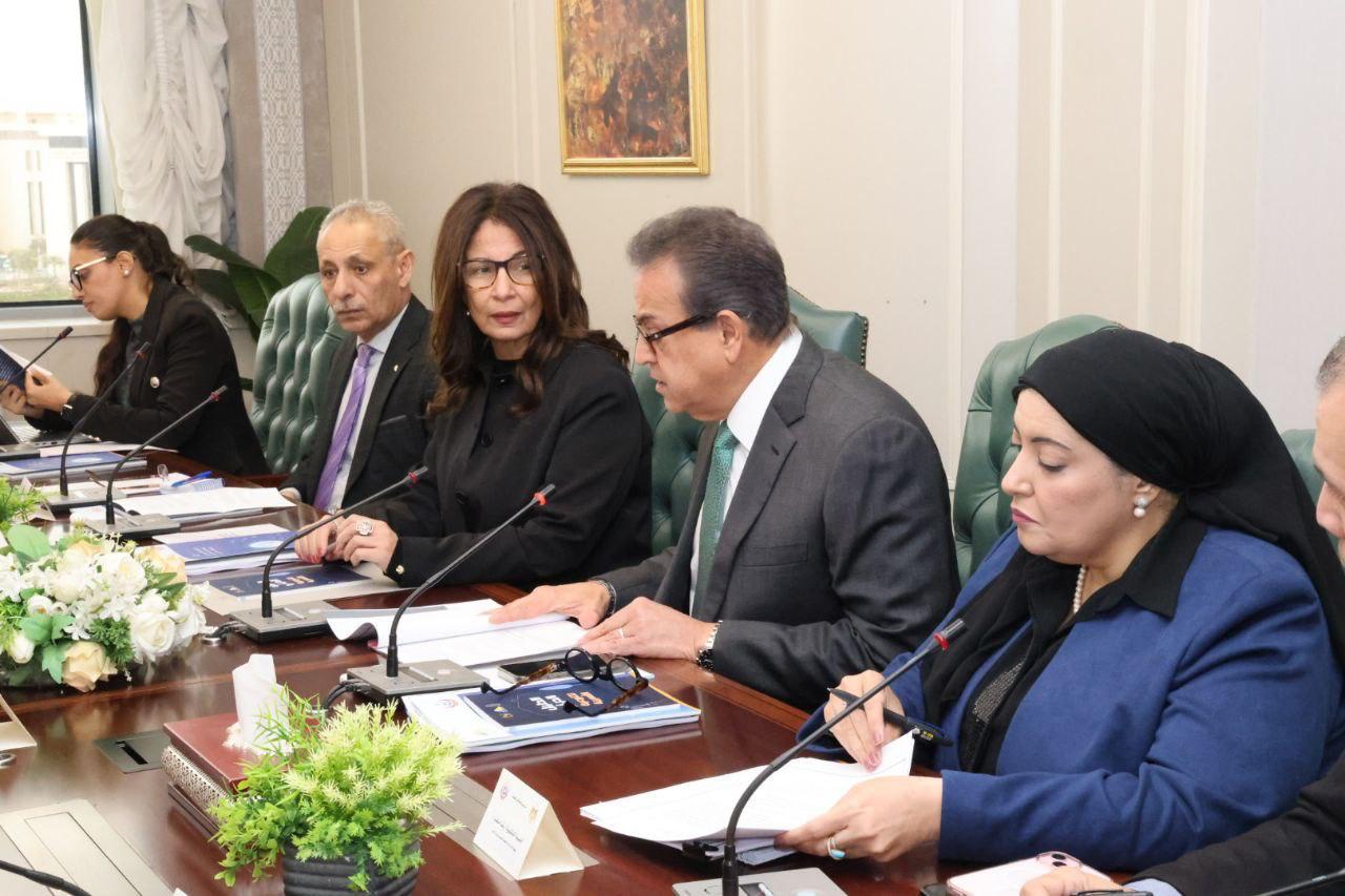 الدكتورة جيهان زكي وزيرة الثقافة