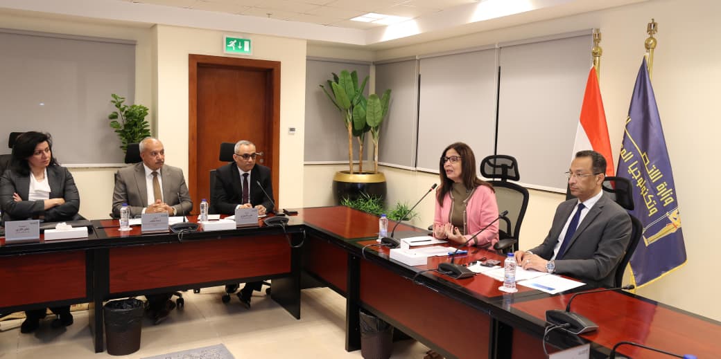 وزير الأتصالات