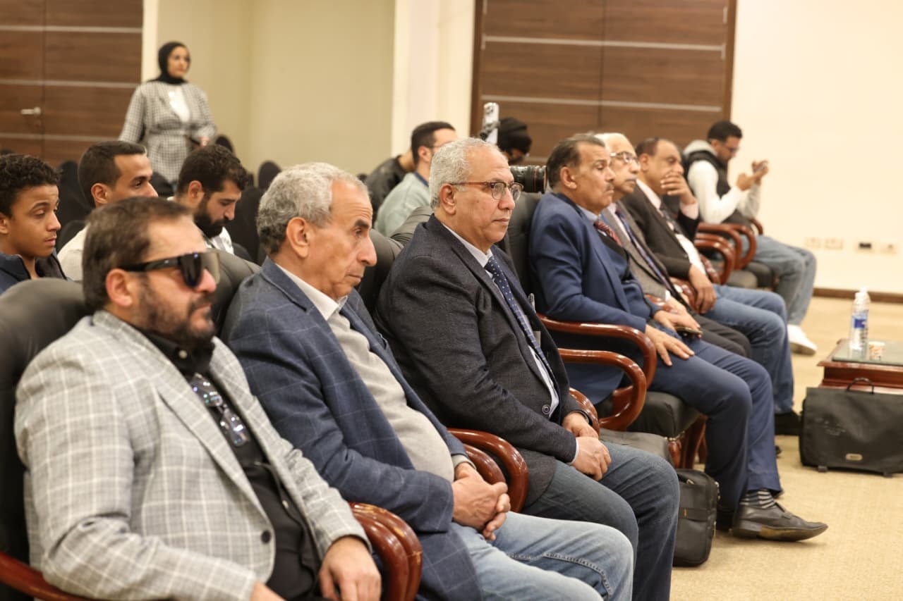 شخصية المعرض نجيب محفوظ