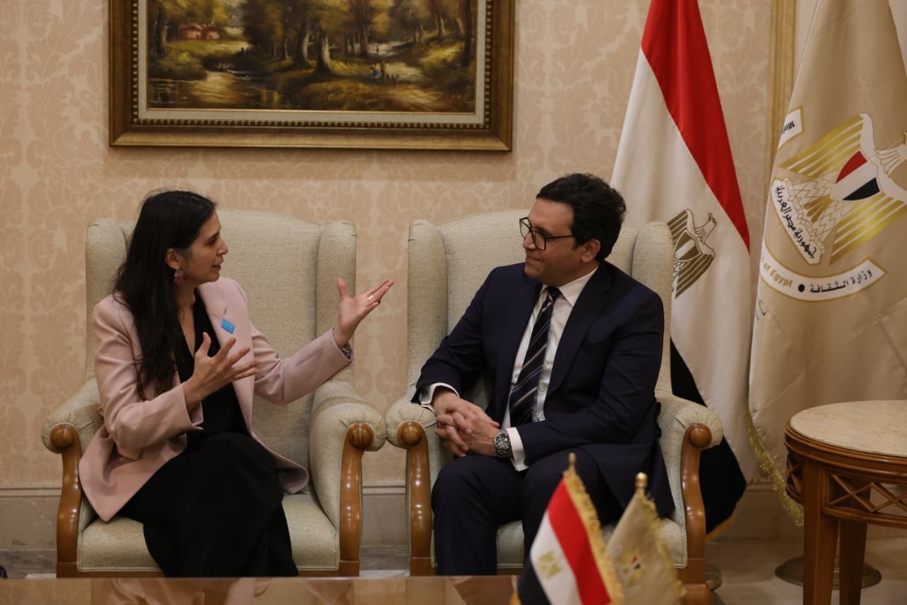 أحمد فؤاد هنو، وزير الثقافة، والسيدة ناتاليا ويندر روسي، ممثلة منظمة الأمم المتحدة للطفولة (اليونيسف) في مصر