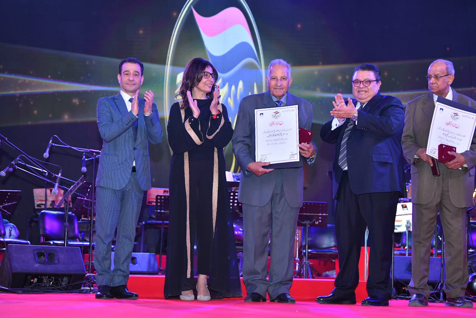 الدكتورة جيهان زكي، وزيرة الثقافة