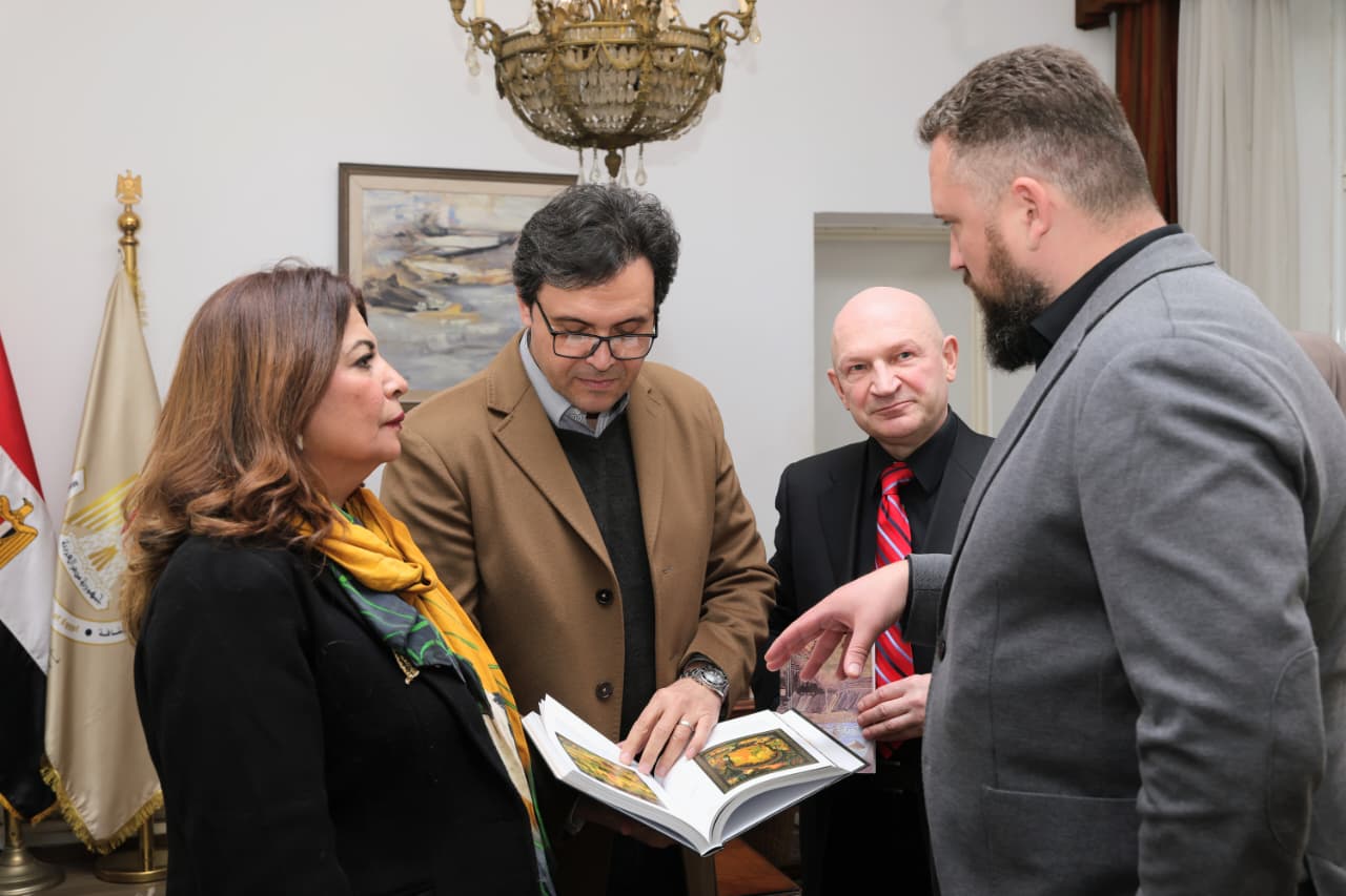 الكاتبة ضحى عاصي، النائبة بالبرلمان المصري