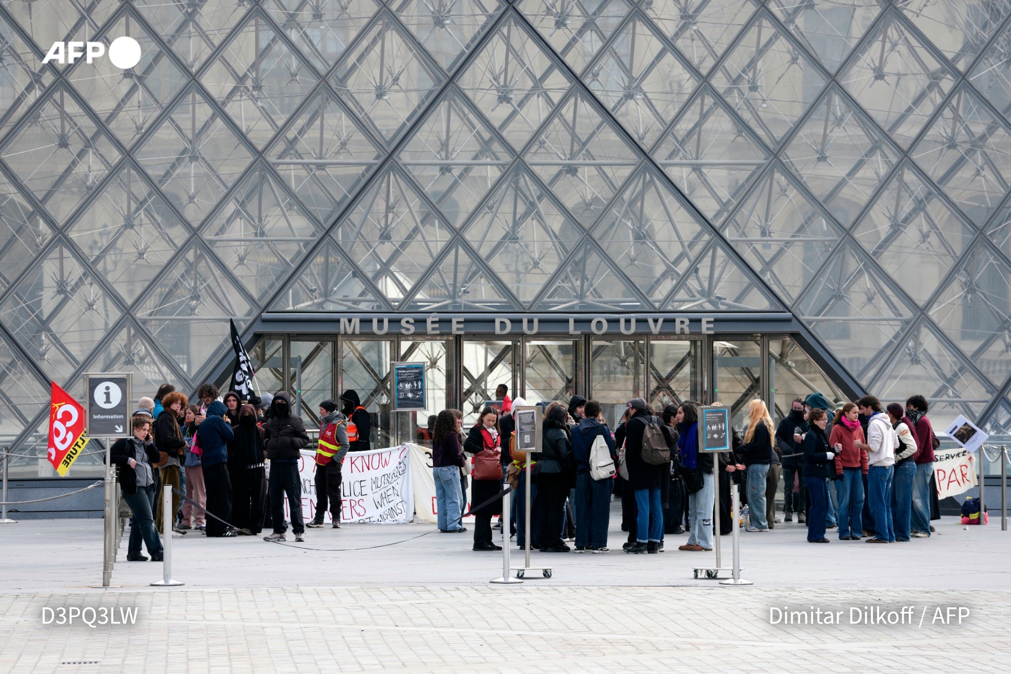 متحف اللوفر - AFP