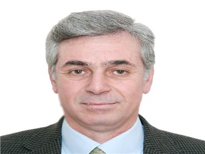 دكتور ايمن سالم رئيس قسم الصدر السابق طب قصر العيني 